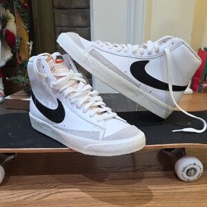 Nike Blazer Mid '77 Vintage In White/black Colorway